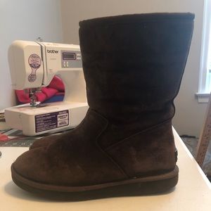 Chocolate Uggs size 8